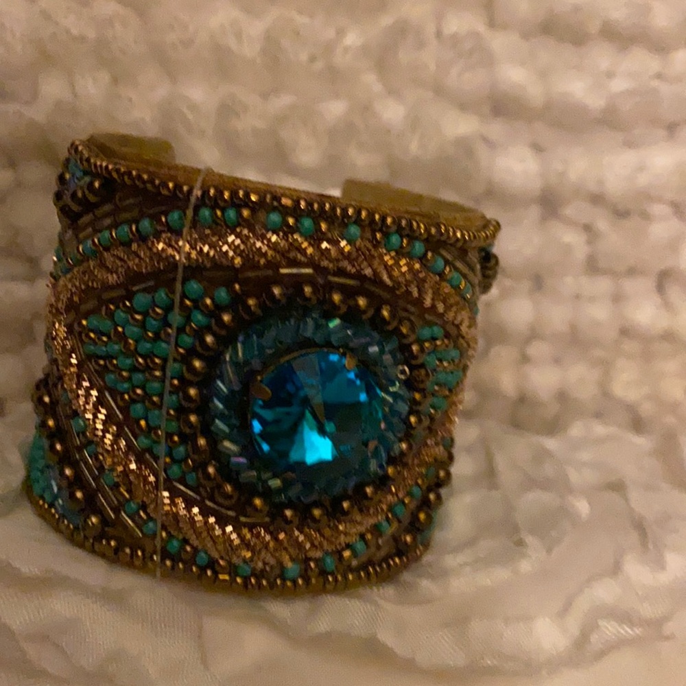 Cuff bracelet - Picture 2 of 4